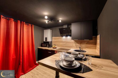 Appartement La chambre noire au coeur de Metz (unenuitametz) RDC numéro 2 20 Rue du Wad Bouton Metz