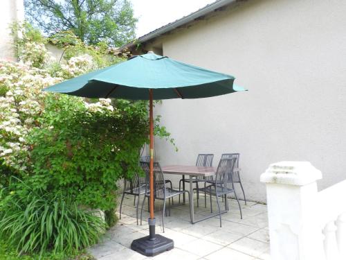 Maisons de vacances La Charmatière 425 Chemin des Charmates Haute-Rivoire