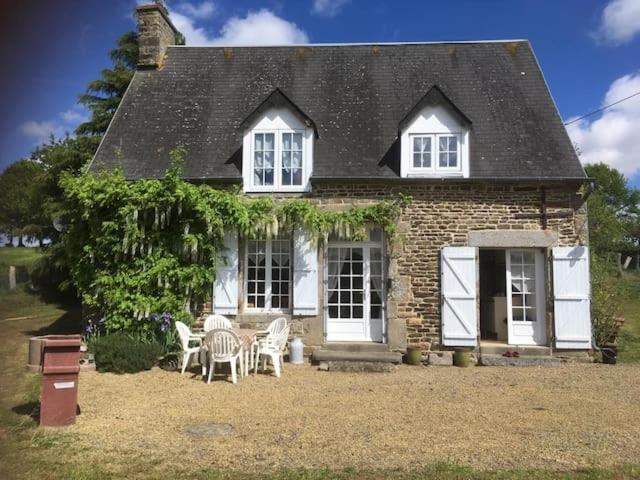 Maison de vacances La Chaumière La Barre, 50150 Sourdeval