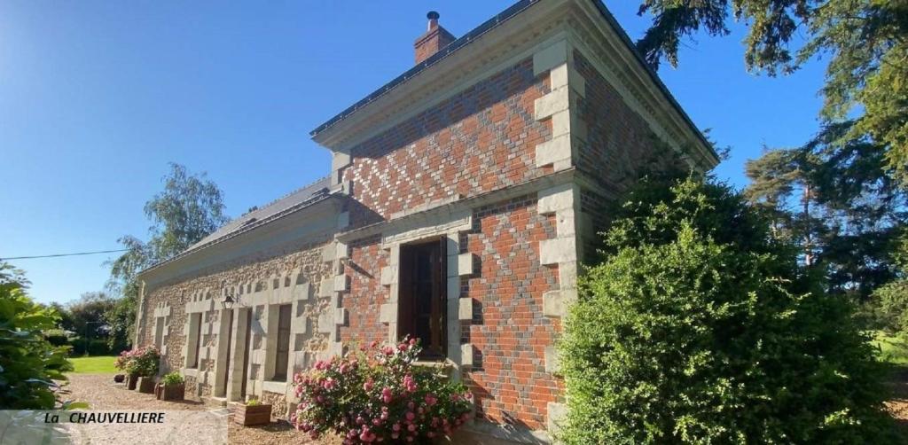 Maison de vacances La Chauvellière, un écrin de verdure dans un cadre historique 126 Route de Neuvy-le-Roi, 37360 Beaumont-la-Ronce