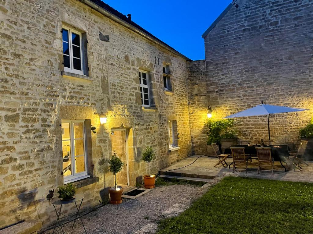 Villa La Closerie de Gigny Maison de Charme avec Piscine 16 Rue de la Chaume, 89160 Gigny