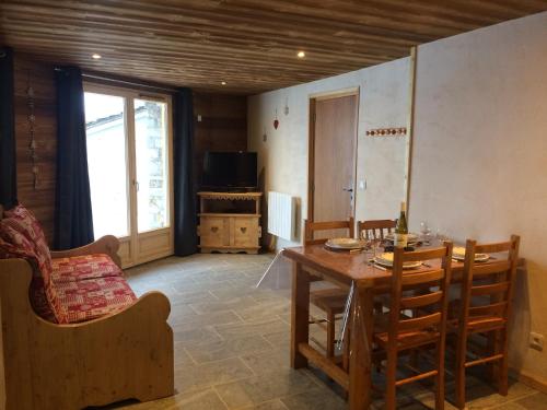 Appartement La Datcha*** 4-5 personnes 78 Rue derrière Saint Pierre- Vieux village Bonneval-sur-Arc