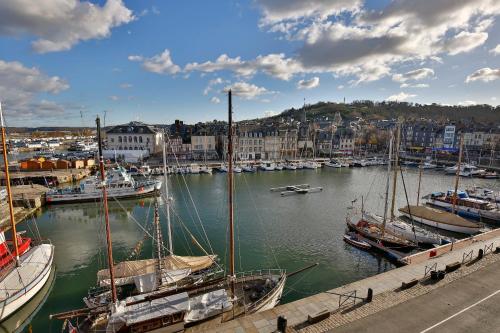 La Demeure du Clocher 4 - On the Port and Place St Catherine - 8 P Honfleur france