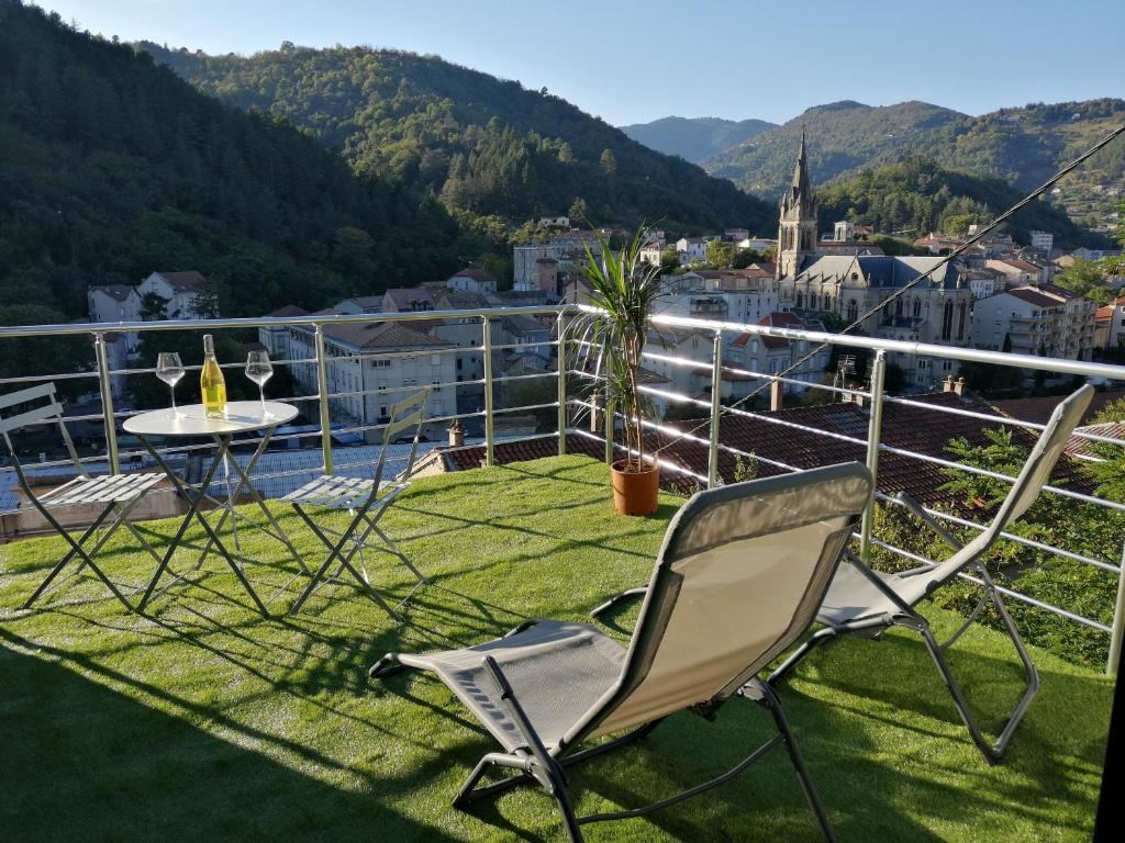 B&B / Chambre d'hôtes La Dolce Vita Justine 10 Montée des Aulagniers, 07600 Vals-les-Bains