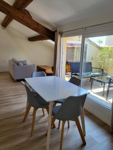 Appartement La Dolce Vita Nîmoise Terrasse 100 m des Arènes 5 Rue de la Cité Foulc Nîmes