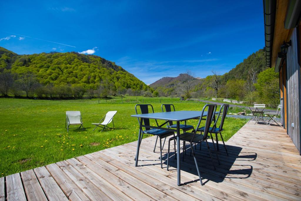 Maison de vacances La Dormeuse du Val Voissières, 63790 Chambon-sur-Lac