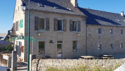 Hôtel La ferme de l'Aubrac 2 place du foirail Aumont-Aubrac