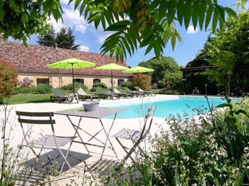 Maisons de vacances La Ferme de l'Embellie Gîtes et Chambres d'Hôtes La Ferme De L Embellie Lieu dit Gavernat Le Buisson de Cadouin