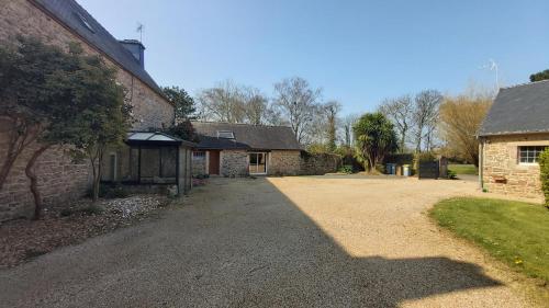 Maisons de vacances La Ferme de L'Etang Le Launay Trélévern