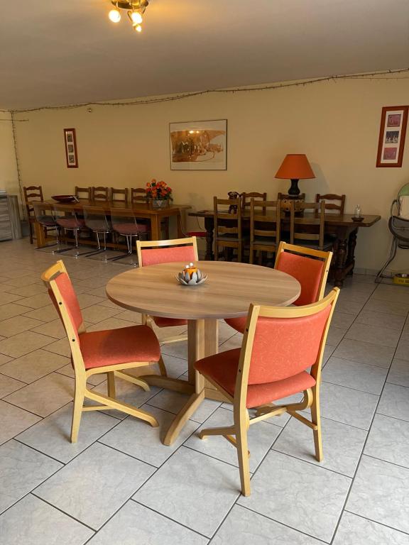 Appartement la ferme des Bioux Lieudit les Bioux 1180, route de Servas, 01240 Lent