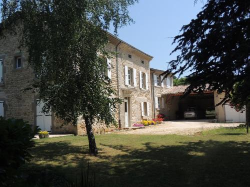 B&B / Chambre d'hôtes La Ferme des Buis 315 Route de l'Abricotine Mercurol