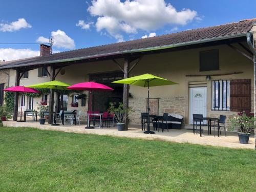 B&B / Chambre d'hôtes La Ferme du Bonheur Champ Grillet 1053 Chemin de Champ Guillot Arbigny