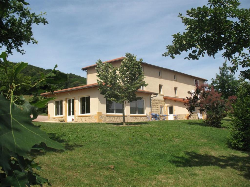 Maison d'hôtes La Ferme Du Chapi La Genetière, 69620 Saint-Laurent-dʼOingt