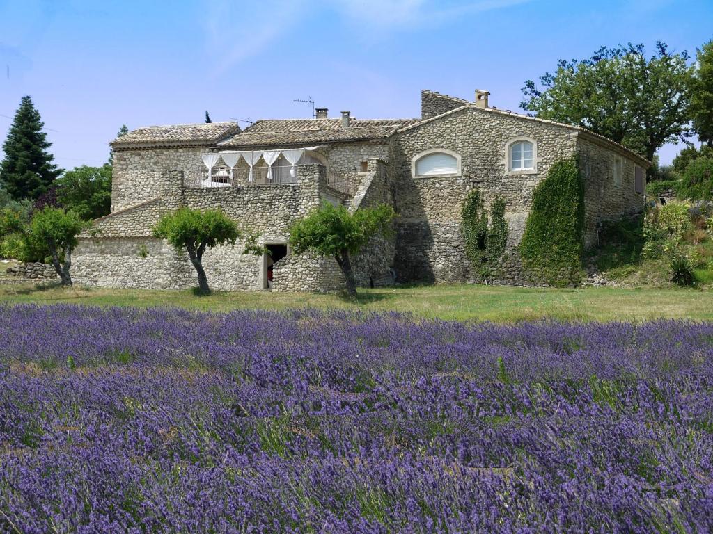 Maison d'hôtes La Ferme Les Eybrachas 745 Chemin des Eybrassas, 26230 Réauville