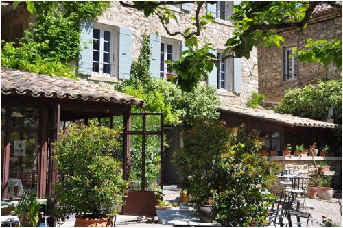 B&B / Chambre d'hôtes La Figuiere Fontaine de Vaucluse 3 Chemin de La Grangette Fontaine-de-Vaucluse