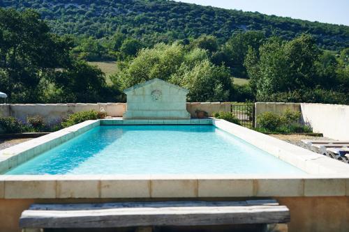 La Fontaine Simiane-la-Rotonde france