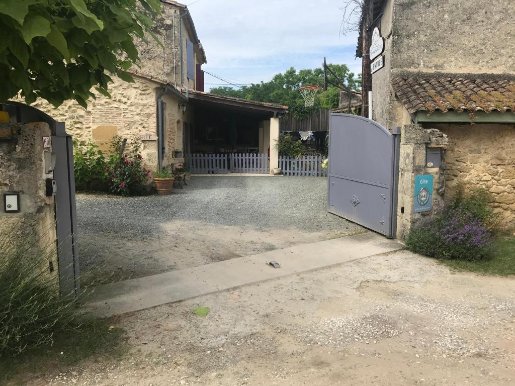 Maison d'hôtes La Fourniere 60 Barrouil-Ouest, 33720 Illats