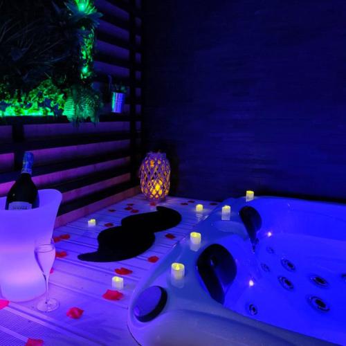 Villa La Gaillardise - love room - Spa & Sauna - Espace privatif 21 Rue Élie Breuil Brive-la-Gaillarde