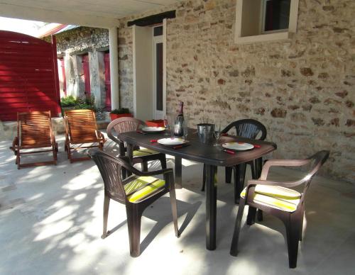 Maison de vacances La Grand Cour 6 place Saint Martin Verneuil