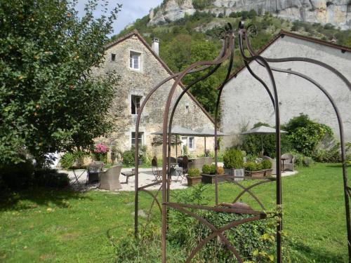 B&B / Chambre d'hôtes La Grange à Nicolas 5 rue Saint Jean Baume-les-Messieurs