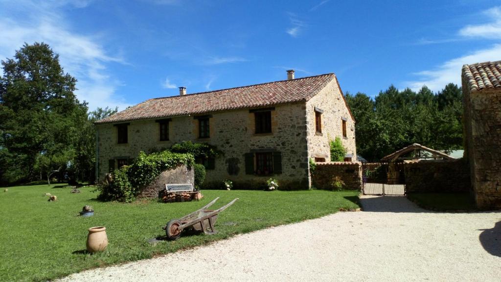 Maison de vacances La Grange dans la Foret Blanquefort-sur-Briolance Unnamed Road, 47150 Fumel