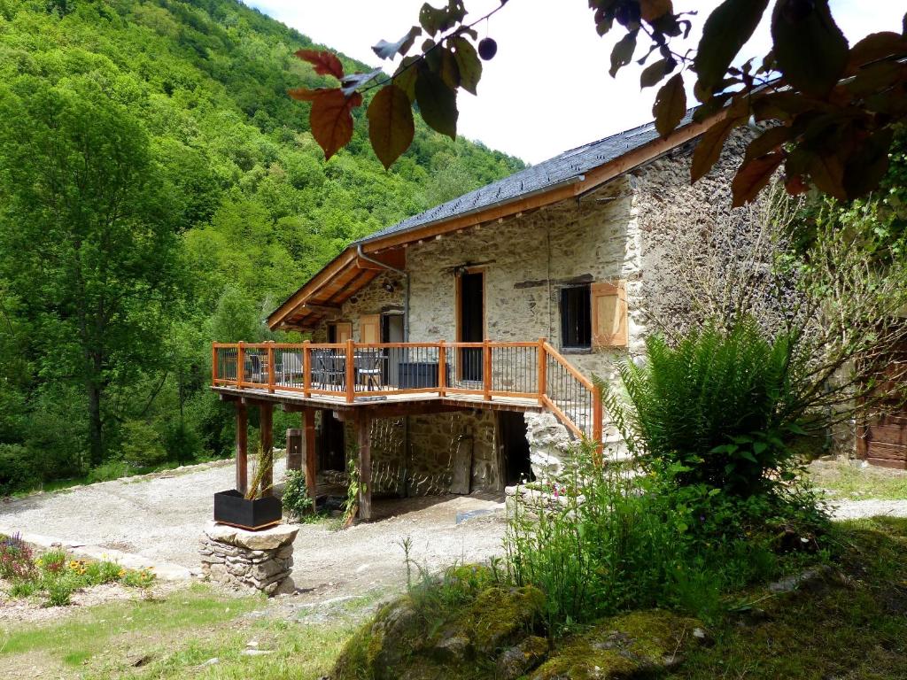 Maison de vacances la grange de clotilde LE SARRADEIL, 09220 Siguer