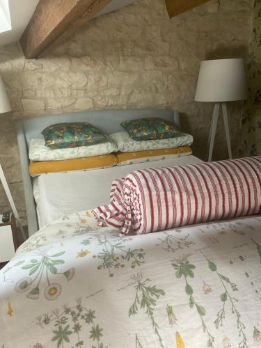 La grange , deluxe double room with shower Saint-Germain-du-Seudre france