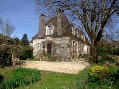 Villa LA GRANGE DES PÈRES - SÉJOURNEZ DANS UNE AUTHENTIQUE CHARTREUSE DU XVIIIème SIECLE 5 Rue de la Grange des Pères Saint-Cyprien