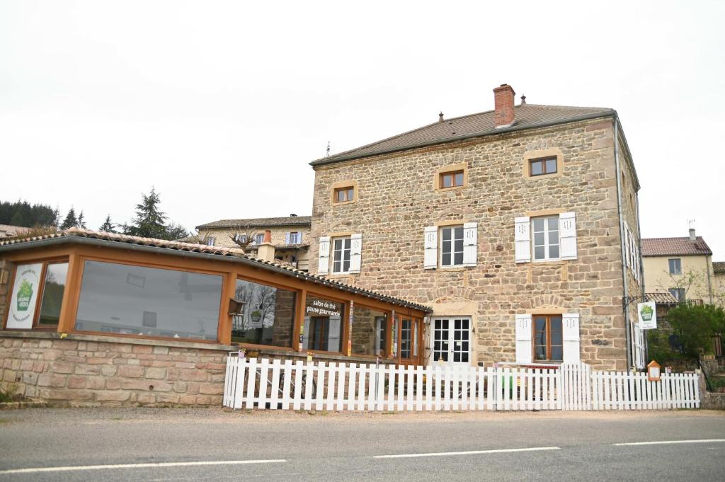 B&B / Chambre d'hôtes La Grange du bois Route de la Grange du Bois, 71960 Solutré-Pouilly