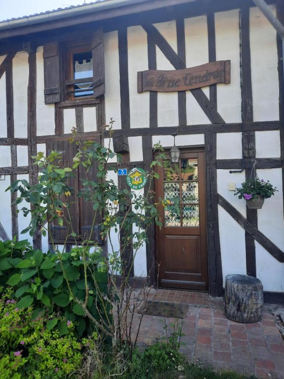 Maison de vacances LA GRUE CENDRÉE - Les gîtes du Der - PUELLEMONTIER 3 Rue de l'Église, 52220 Puellemontier