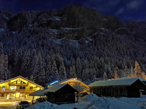 Chalets LA JOLIE BERGERE 2654 Route des Ardoisières Morzine