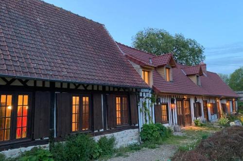 Maison de vacances La Lanterne: Grande maison à deux pas de la mer 110 Chemin du Puits La Chapelle-sur-Dun