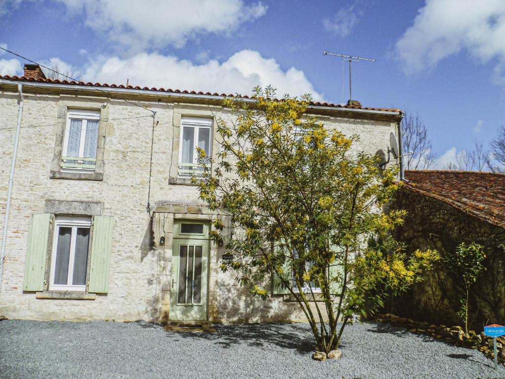 Maison de vacances LA LAUJÈRE IVIE - Gîte & Piscine privative La Caillere Saint Hilaire, 85410 Saint-Hilaire-du-Bois