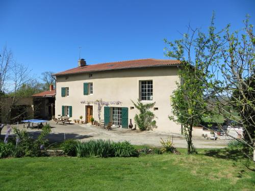 La Maire Saint-Victor-Rouzaud france