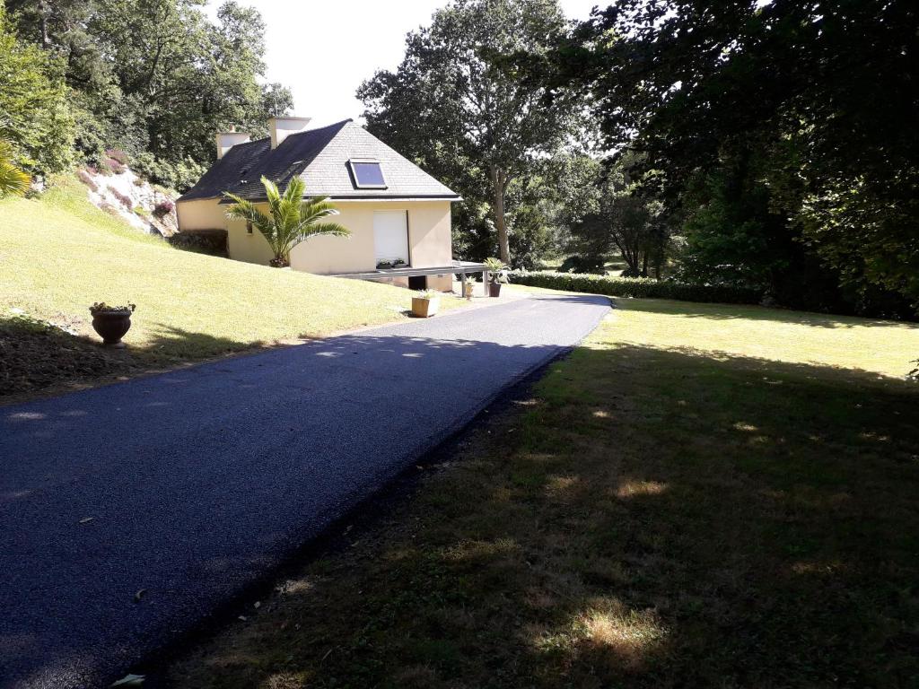 Maison de vacances La maison au bord de l'eau Bec al Laer, 29610 Plouigneau