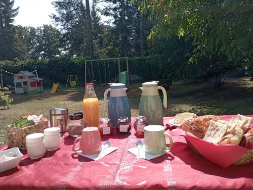 Maison de vacances La Maison au Cœur de l Auvergne Veillac 502 Lanobre