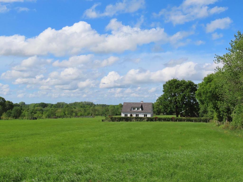 Maison de vacances La Maison aux pignons verts 63 lieu dit Le chêne Guillet, 35140 La Chapelle-Saint-Aubert