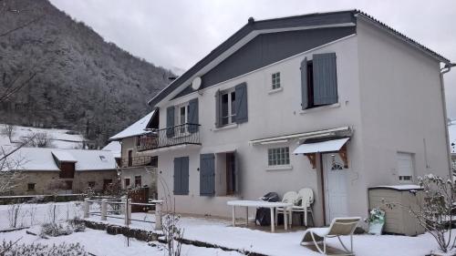 Séjour chez l'habitant la maison blanche Rue des Edelweiss (St Lizier) Ustou