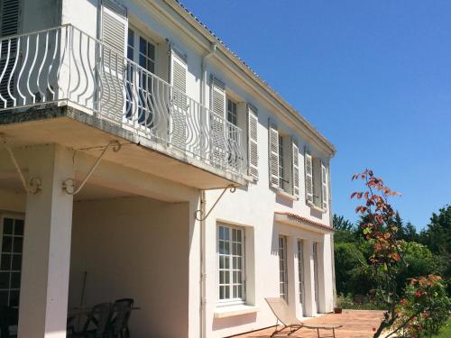 La Maison Blanche Saint-Jean-dʼAngély france