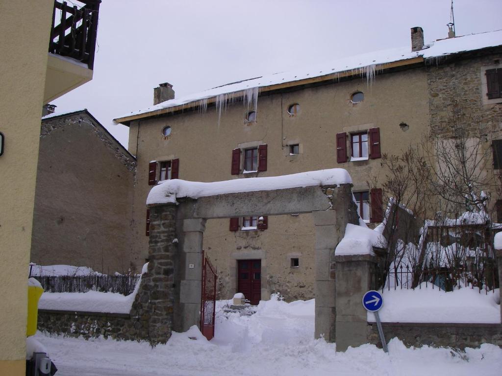 Maison d'hôtes La Maison Bleue Gîte La Maison Bleue 11 av. Lax, 66210 La Cabanasse