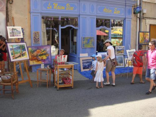 La Maison Bleue Sault france