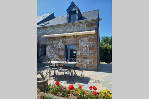 LA MAISON BLEUE Saint-Sauveur-des-Landes france