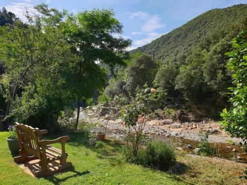 Maison de vacances La maison d'à côté L'Hort de Dieu LʼEstréchure