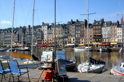 Appartements La Maison d'Eugène Appart'Hôtel - Centre Historique 51 Rue Haute Honfleur