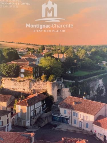 Maison de vacances La Maison de Josephine 9 place taillefer Montignac-Charente