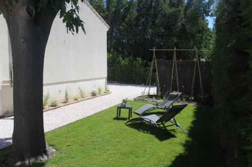 Maison de vacances La maison de Manon, 4-5personnes, 75m2, centre village, jardin et wifi 1 chemin st eloi Maussane-les-Alpilles