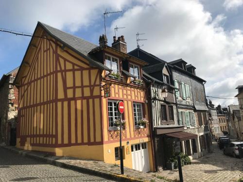 Maison de vacances La Maison de Pierre et Valérie Ste Catherine Honfleur 8 place du puit Honfleur