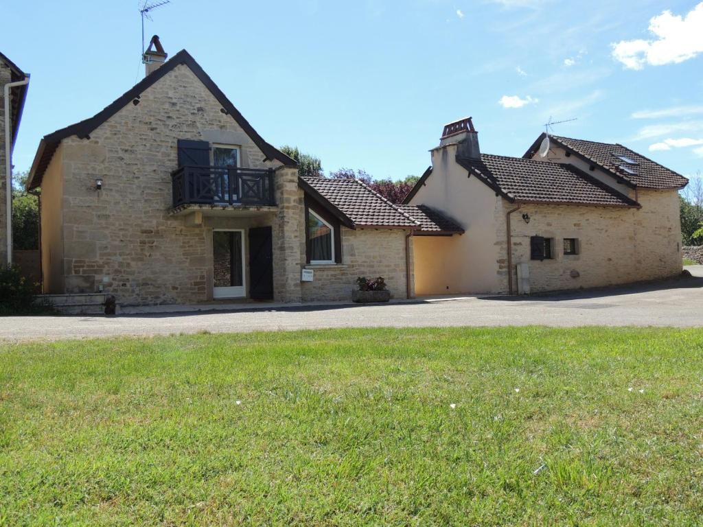 Maison de vacances La Maison de Rossignol Le pont, 12200 Vailhourles