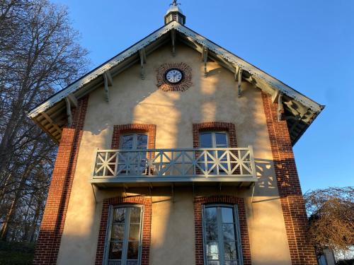 Maison de vacances La Maison Du Cavalier, Chateau de lAvenue La cour de l’Avenue, Château de l’Avenue Pierrefitte-en-Auge