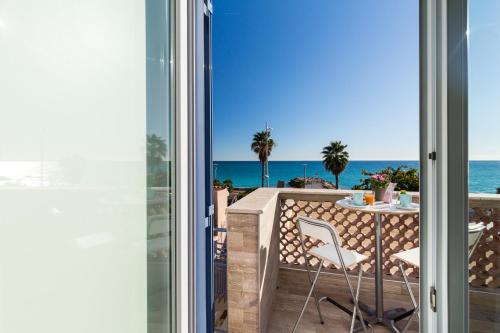 Appartements La Maison Du Pêcheur 46 Bis Promenade De La Plage Cagnes-sur-Mer